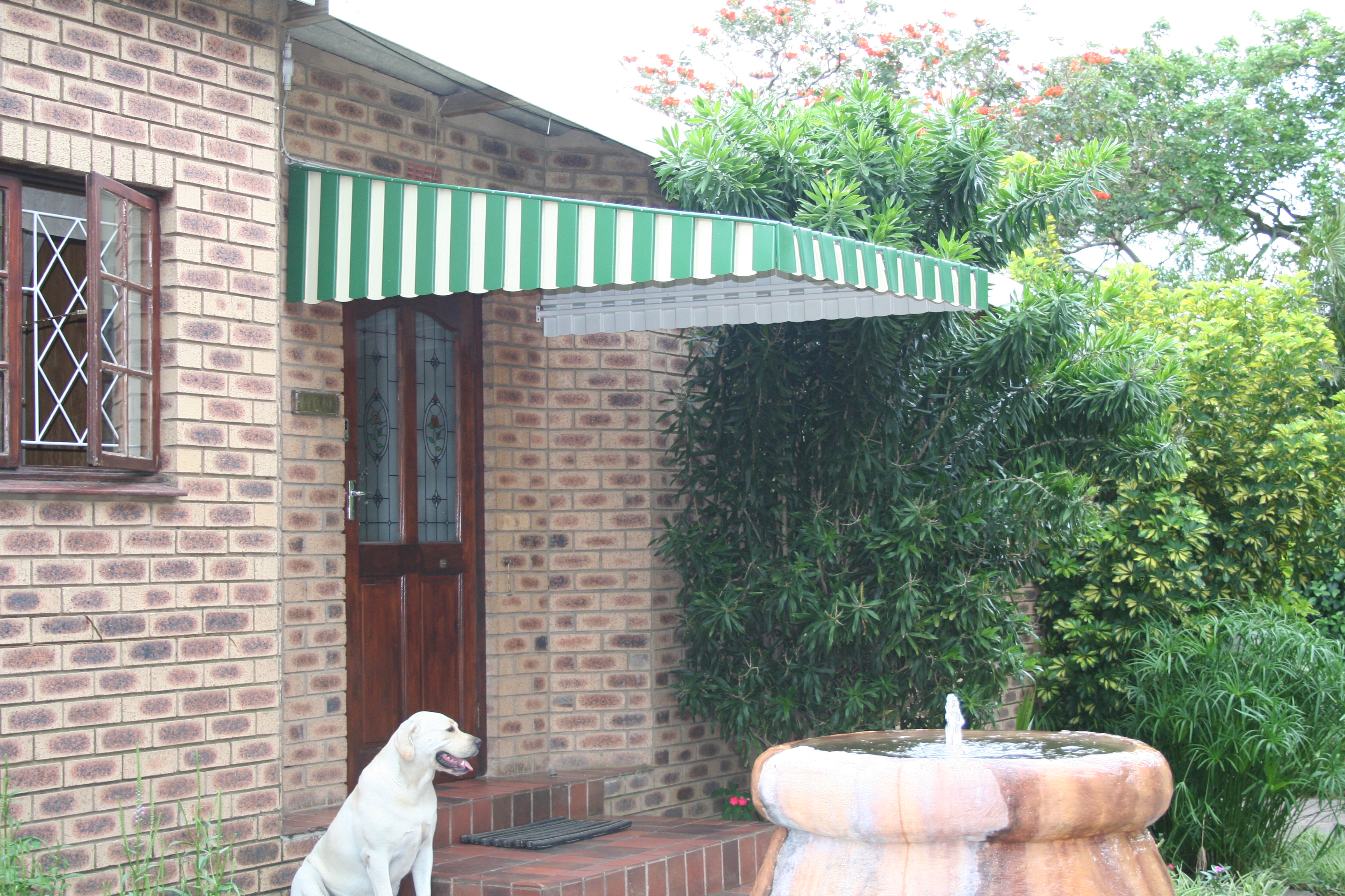 Aluminium Heron Awning (Wedge Shape) (1) Aluminium Heron Awning (Wedge Shape) (1)