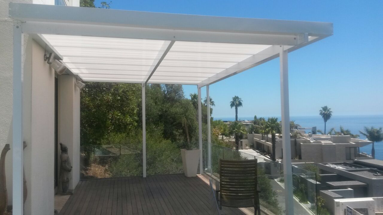Patio Structure with WHITE Polcyarb sheets Patio Structure with WHITE Polcyarb sheets
